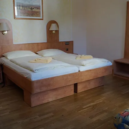 Hotel Am Hainich 3*